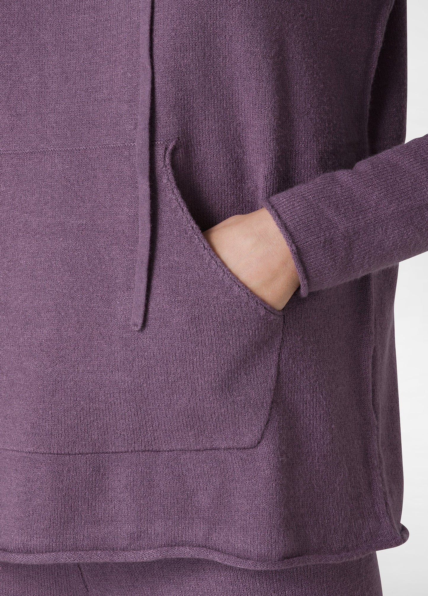 MAGLIA CON CAPPUCCIO