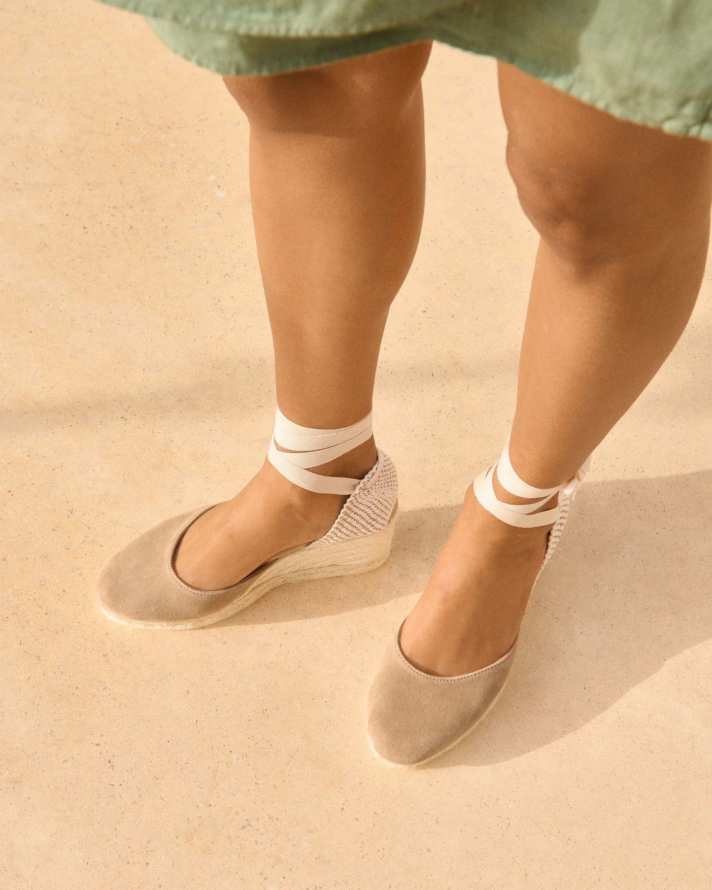 SOFT SUEDE LOW WEDGE
