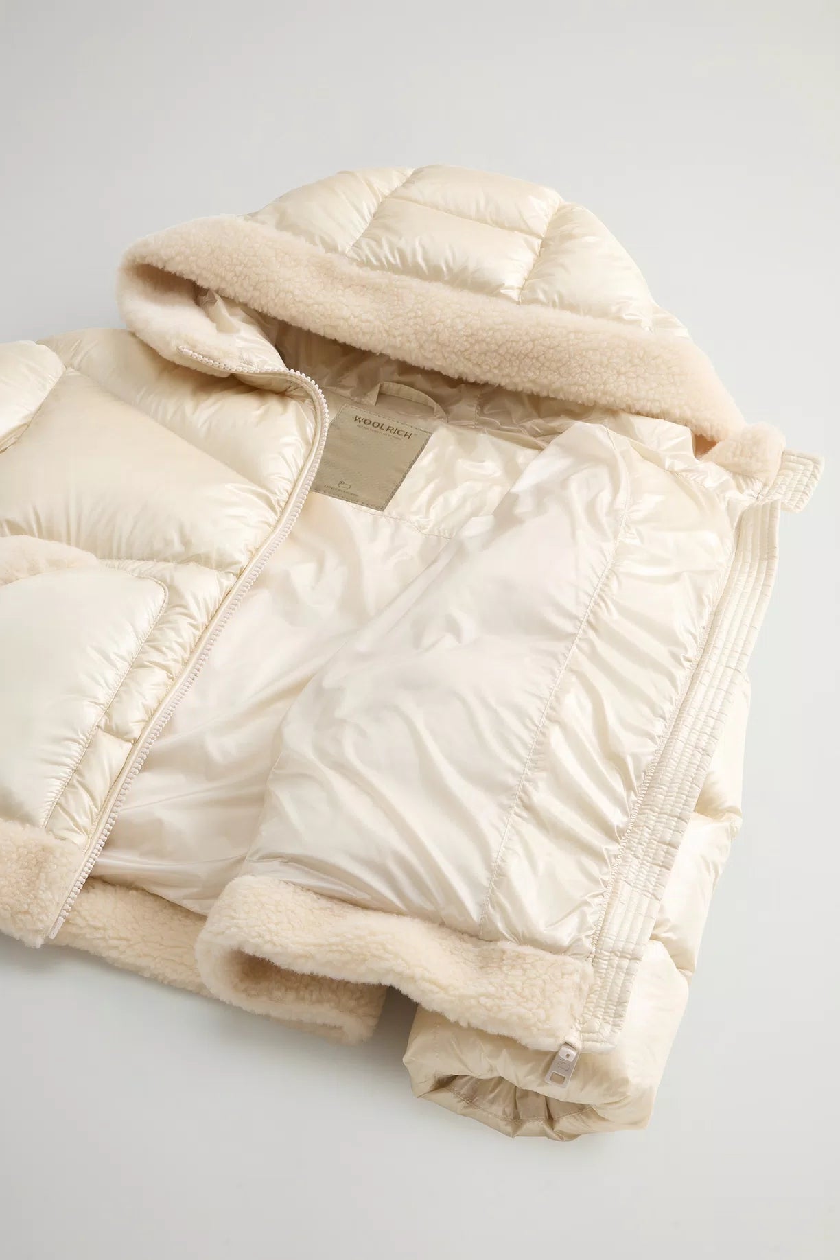 CURLY GLOSS HOODED J