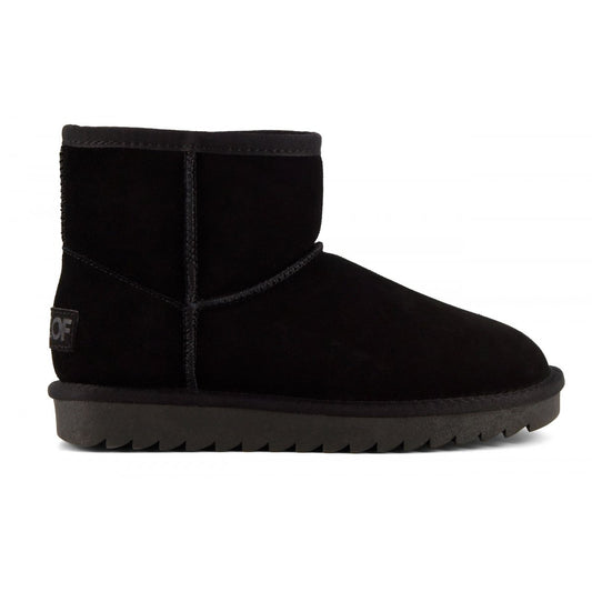UGG BOOT IN SUEDE