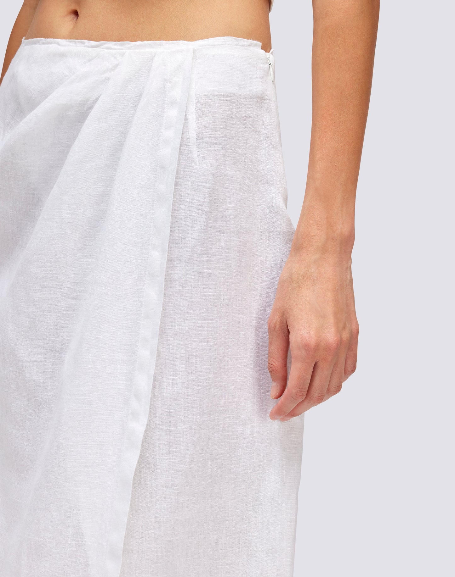 LONG FLOUTY SKIRT