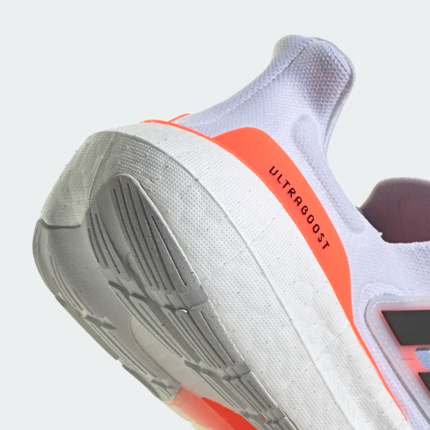 ULTRABOOST LIGHT