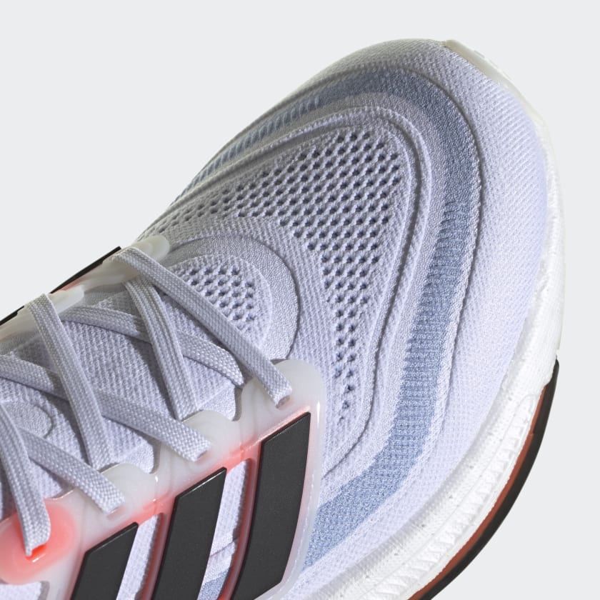 ULTRABOOST LIGHT